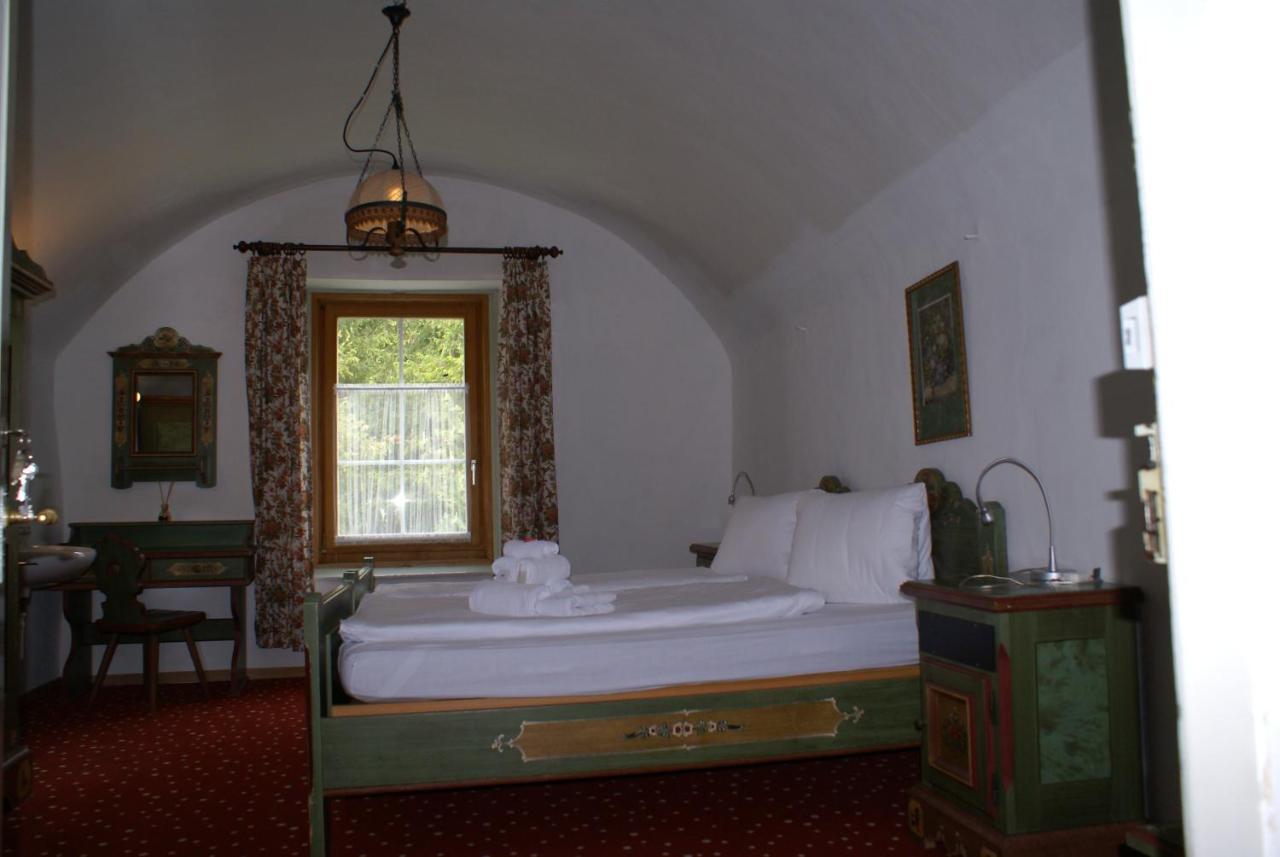 Doppel-/Zweibettzimmer mit Gemeinschaftsbad