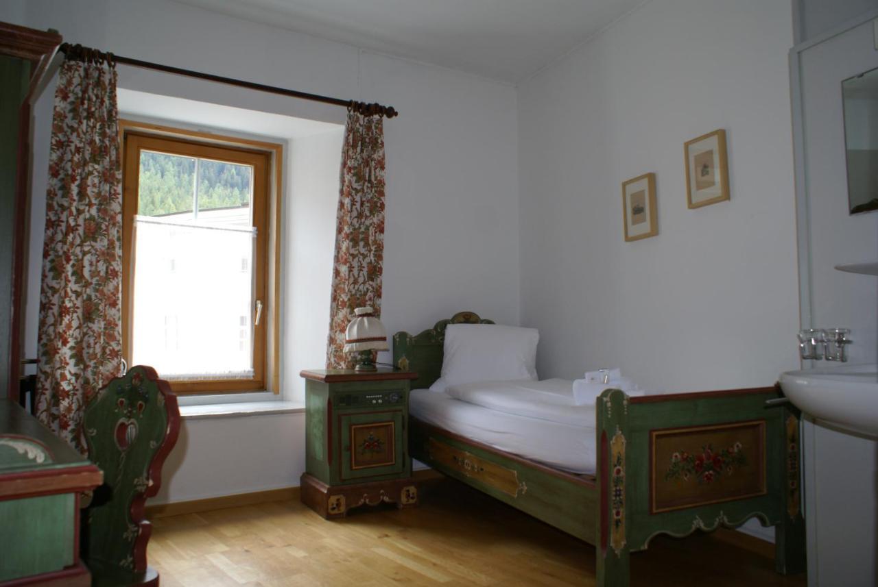 Einzelzimmer mit Gemeinschaftsbad