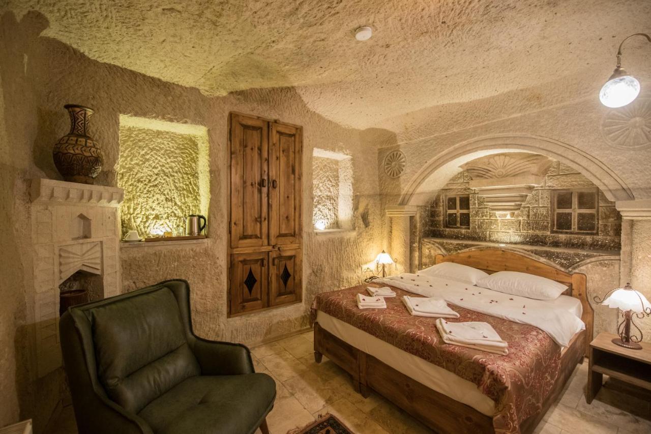 Standard Cave Room