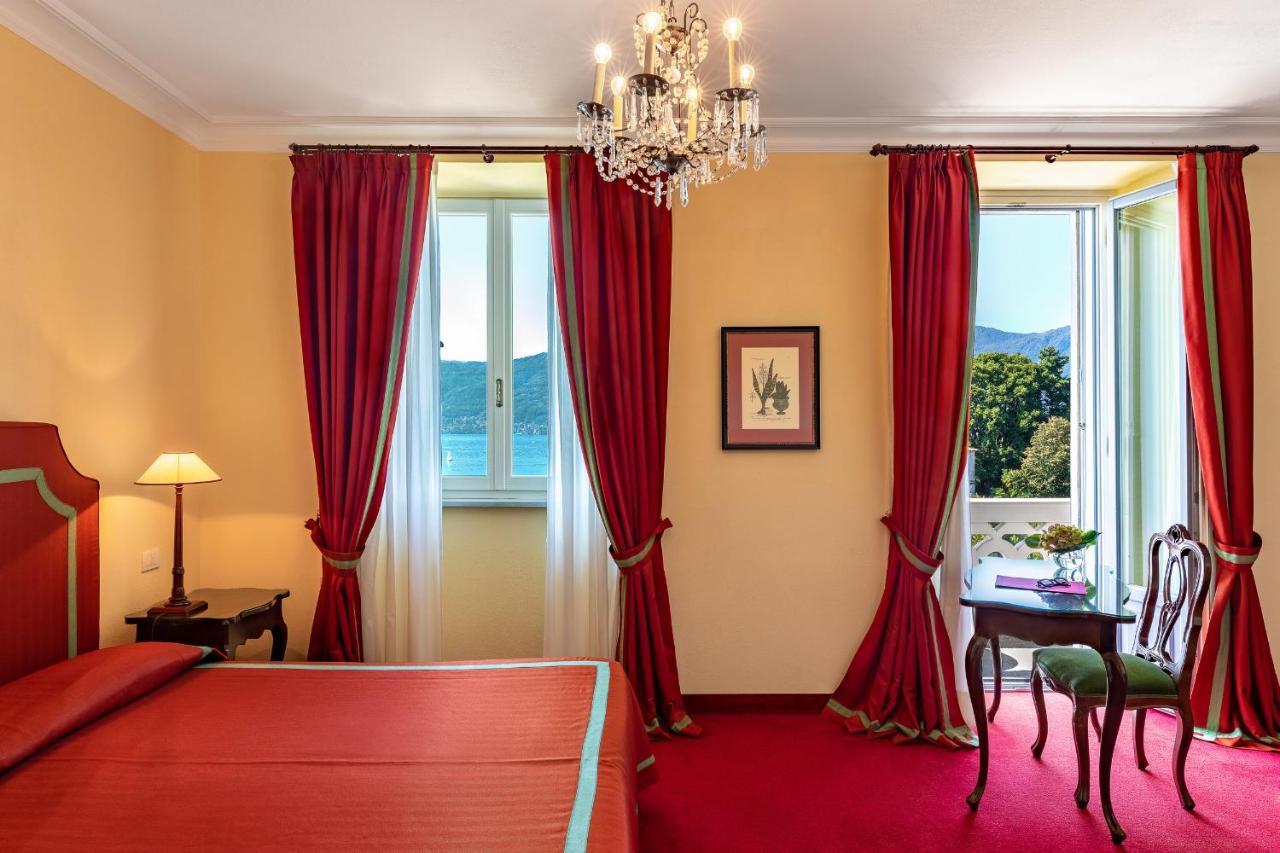 Deluxe Double Room with Partial Lake View