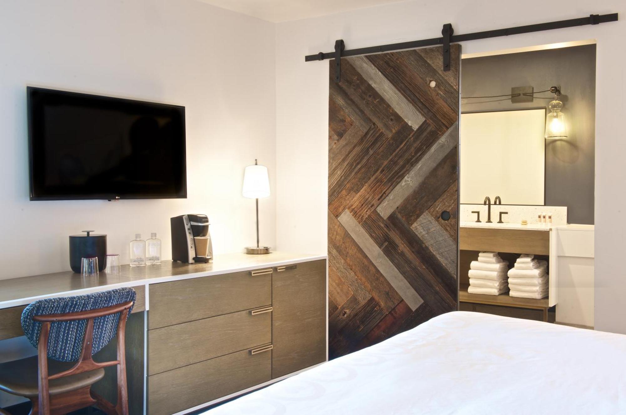 King Room - Pet Friendly/Non-Smoking,1588288274:JPEG