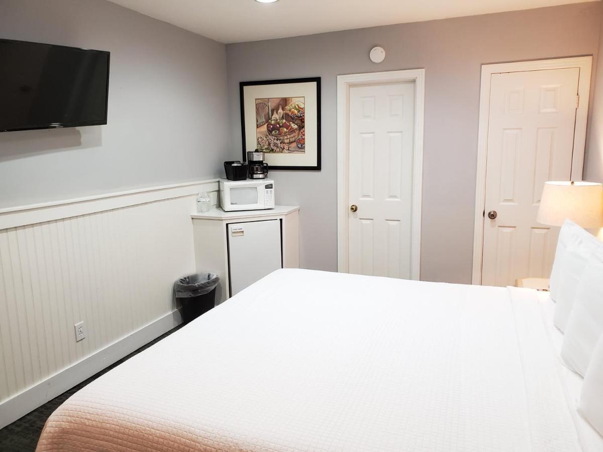 1 King Bed Non Smoking
