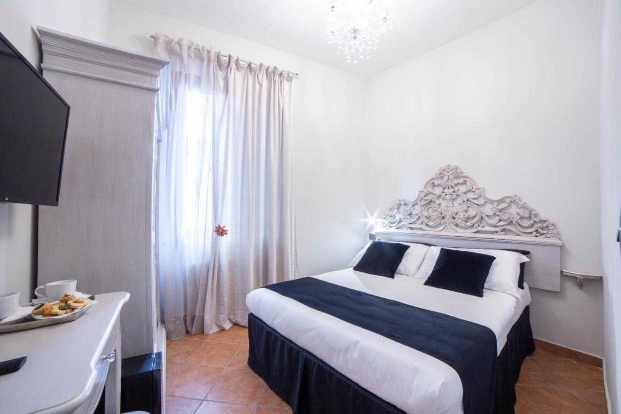 Double Room with Private External Bathroom