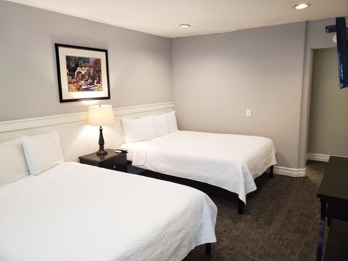 2 Queen Beds Jr Suite Non-Smoking