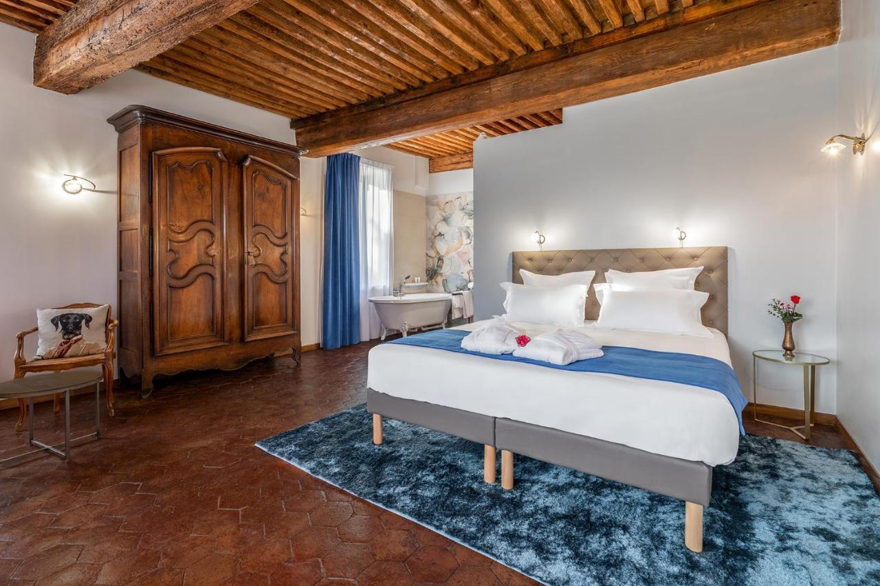 Deluxe Double Room Bath