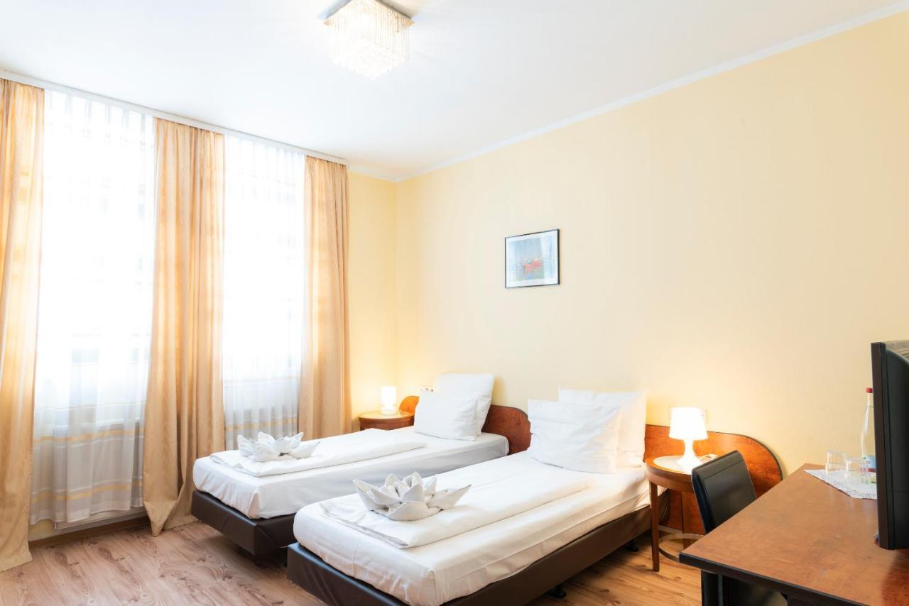 Zweibettzimmer mit Gemeinschaftsbad