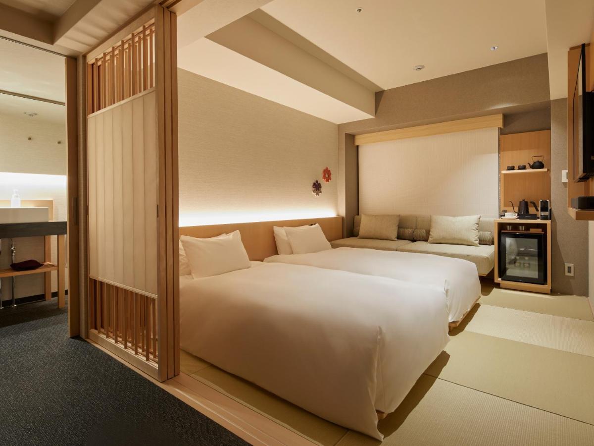 Corner Twin Room