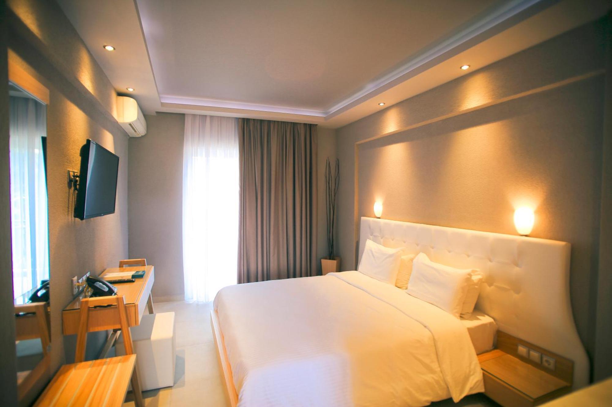 Deluxe Studio Garden View