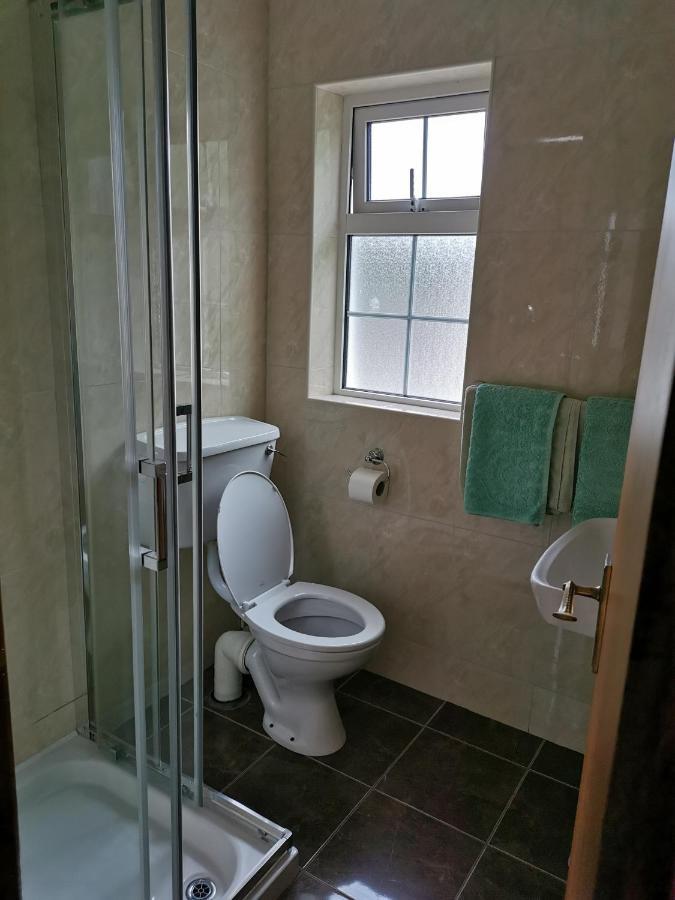 Triple Room Shower