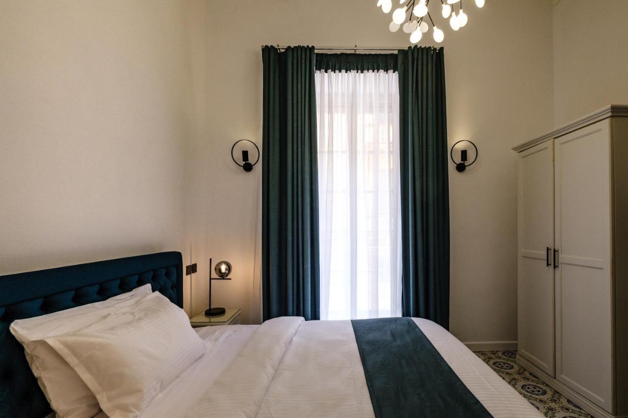 Queen Suite