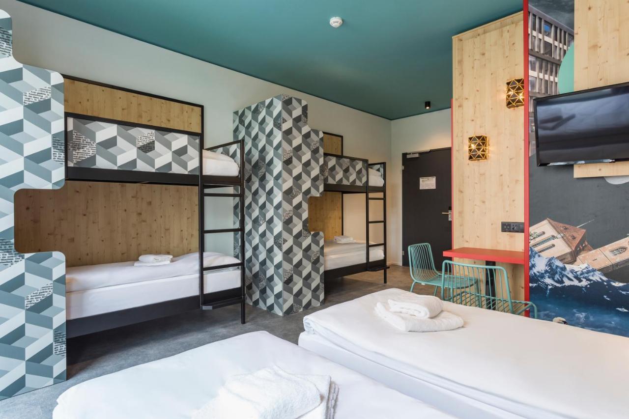 Quarto Familiar Standard