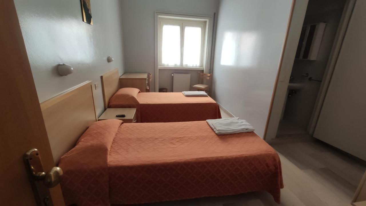 Chambre Lits Jumeaux avec Salle de Bains Privative