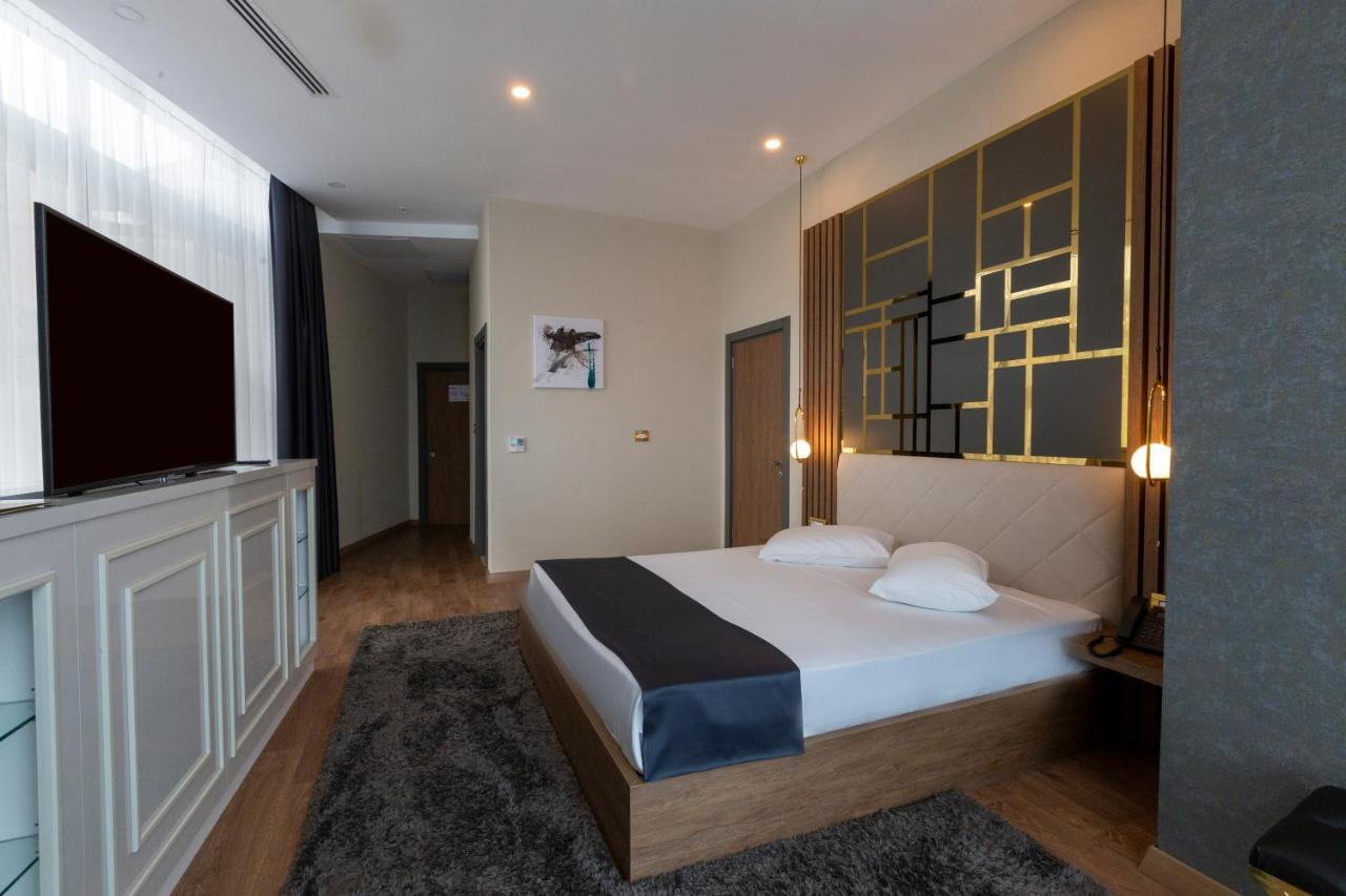 Presidential Suite Lake View