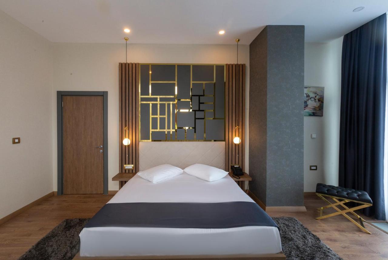 Presidential Suite Lake View