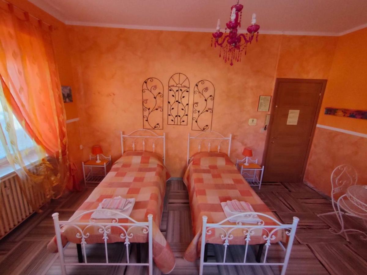 Double or Twin Room Private Bathroom