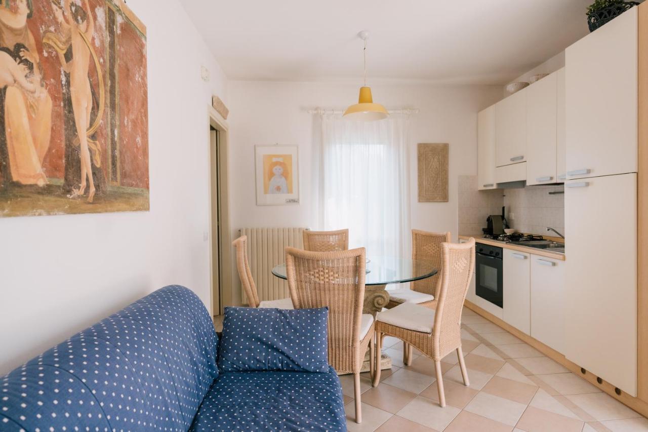Two-Bedroom Apartment,1195326172:JPEG