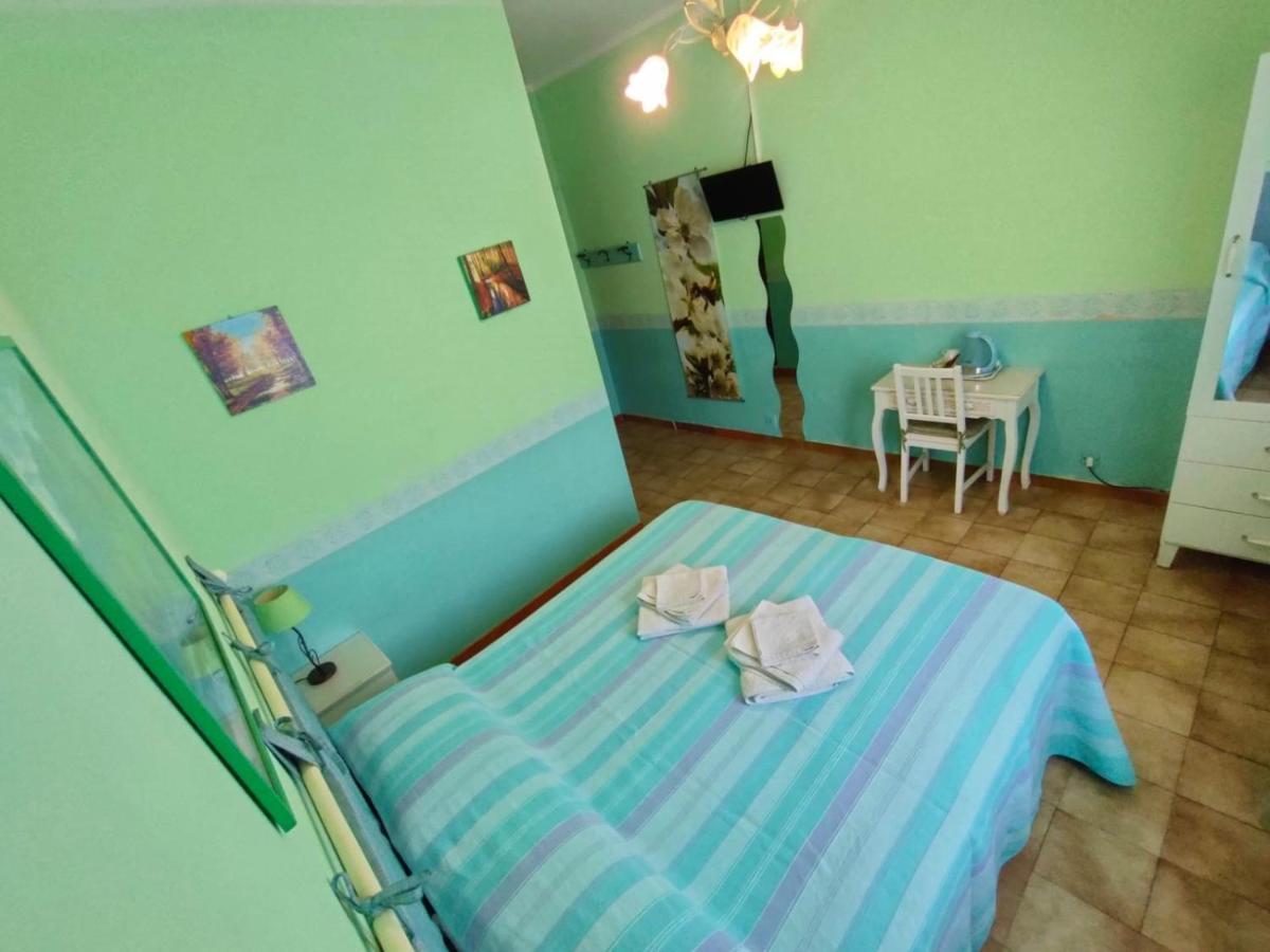Double or Twin Room Private Bathroom