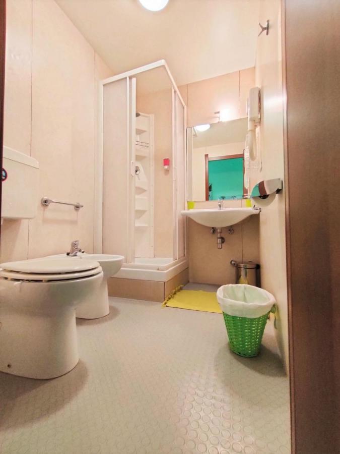 Double or Twin Room Private Bathroom