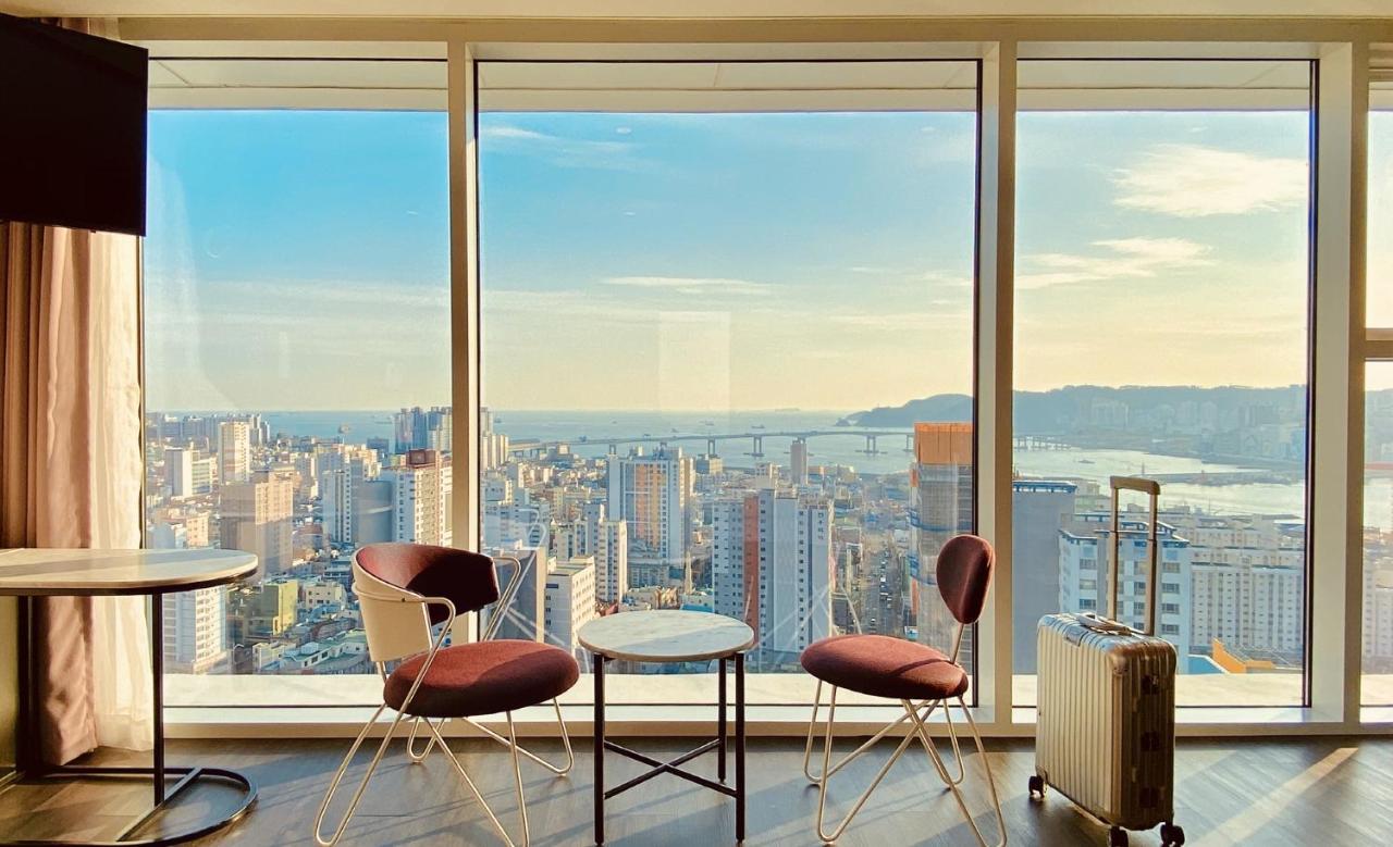 Standard Twin Room Partial Ocean View