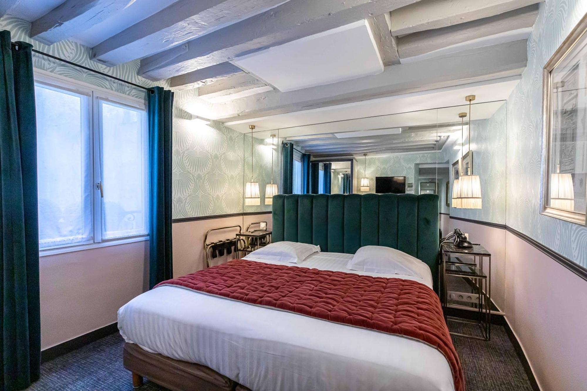 Interconnecting Room