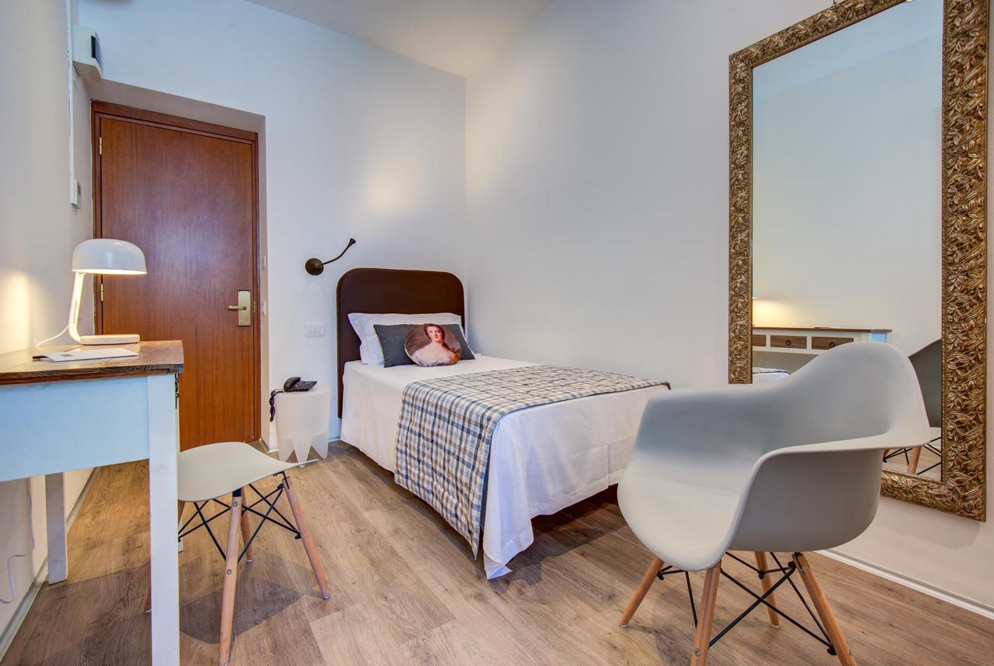 Single Room,1209235153:JPEG