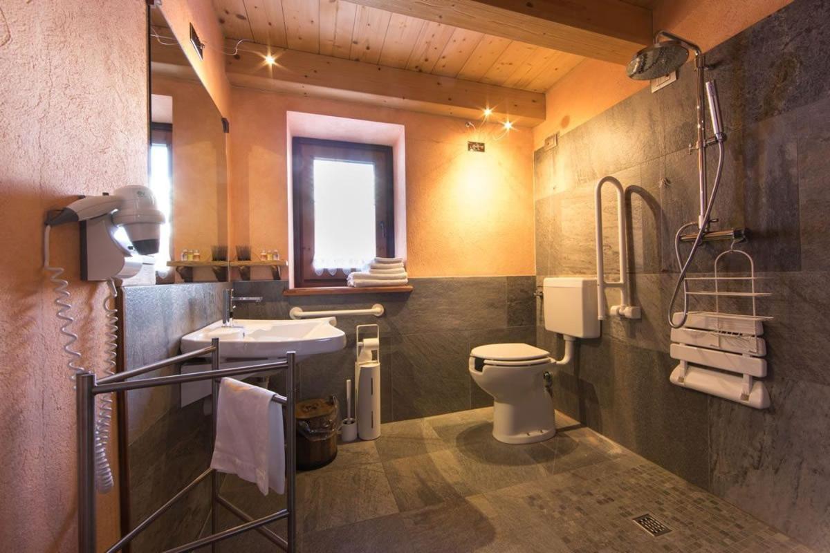 Double or Twin Room Private Bathroom