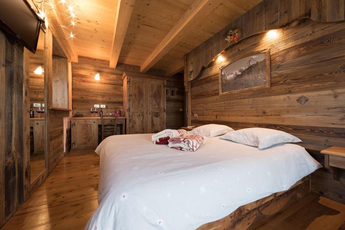 Double or Twin Room Private Bathroom
