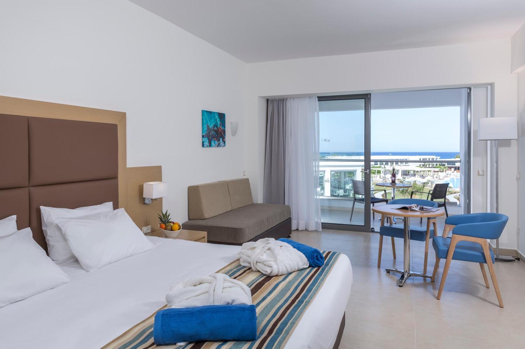 Double or Twin Room with Sea View