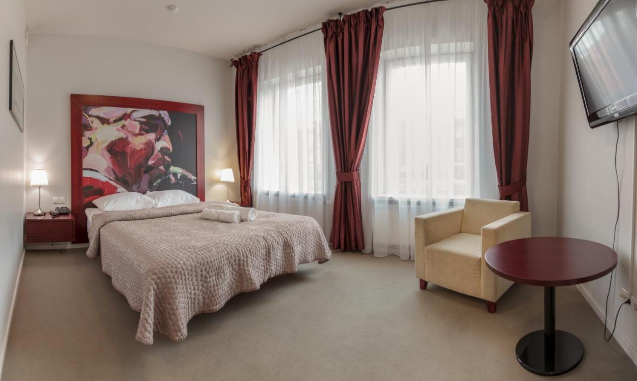 Standard Family Room