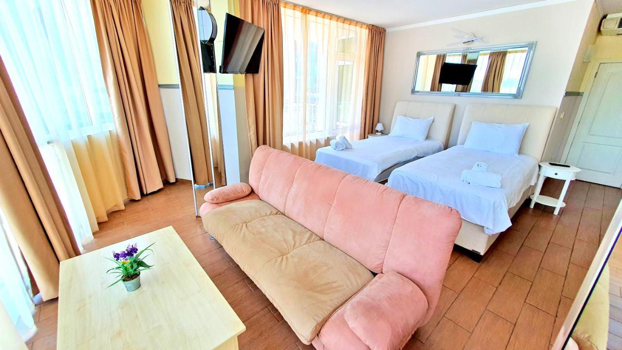 Deluxe Apartment One-Bedroom