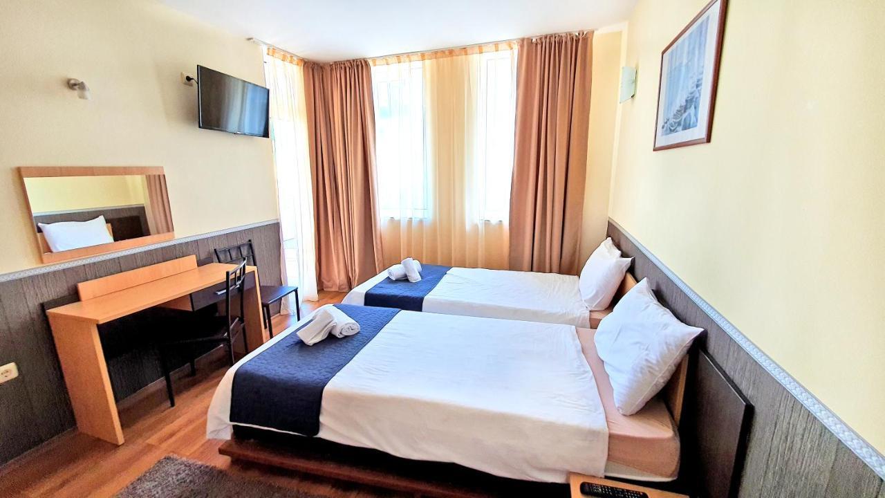 Deluxe Apartment One-Bedroom