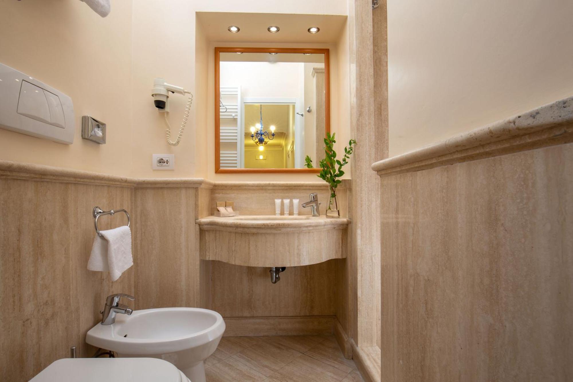 Quarto Duplo ou Twin Superior - Via dei Greci 23