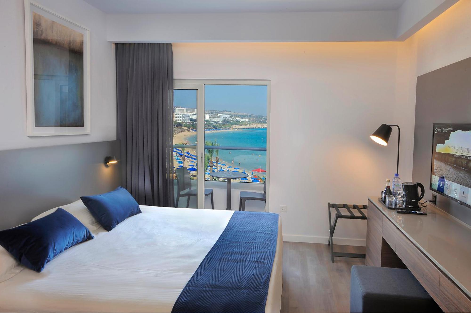 Superior Double or Twin Room Sea View