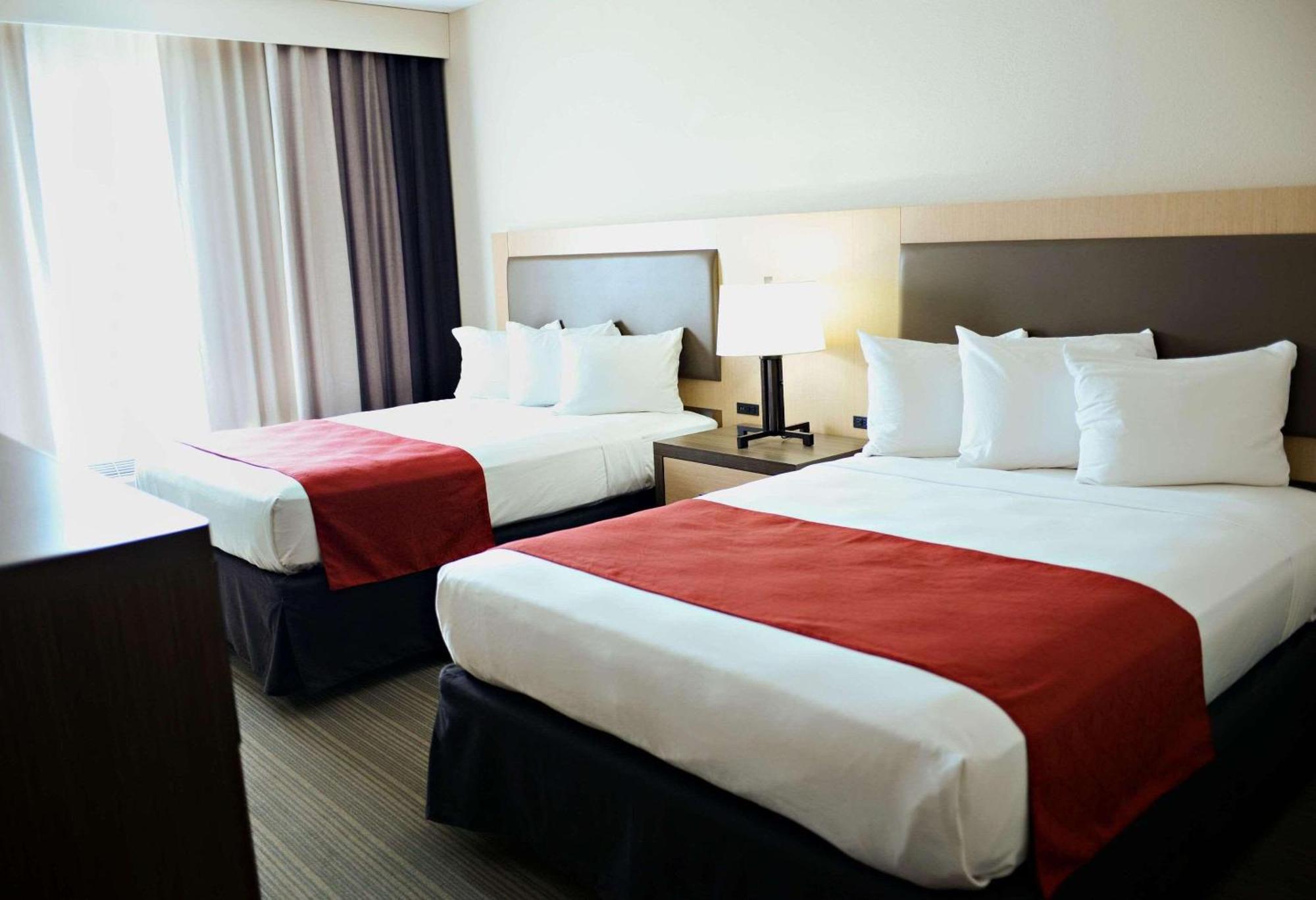 Queen Room Two Queen Beds Non-Smoking