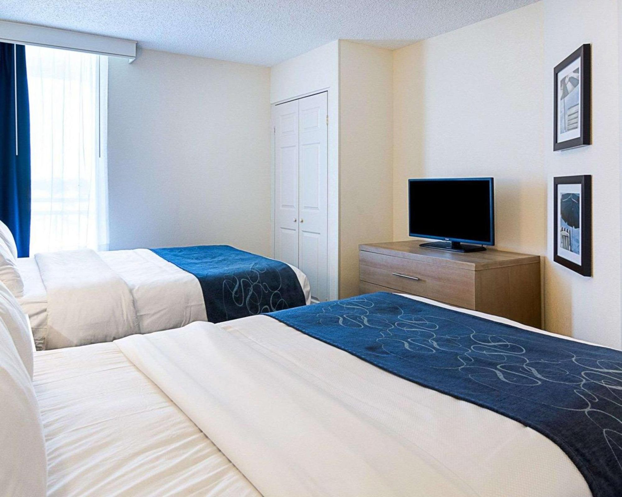 Double Suite with Two Double Beds - Non-Smoking