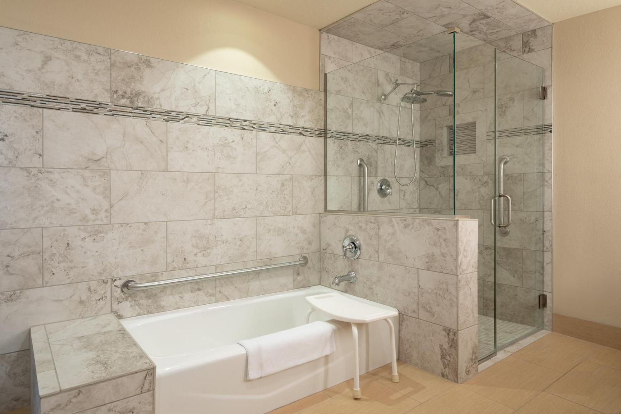 One-Bedroom King Suite Mobility Access or Non-Smoking