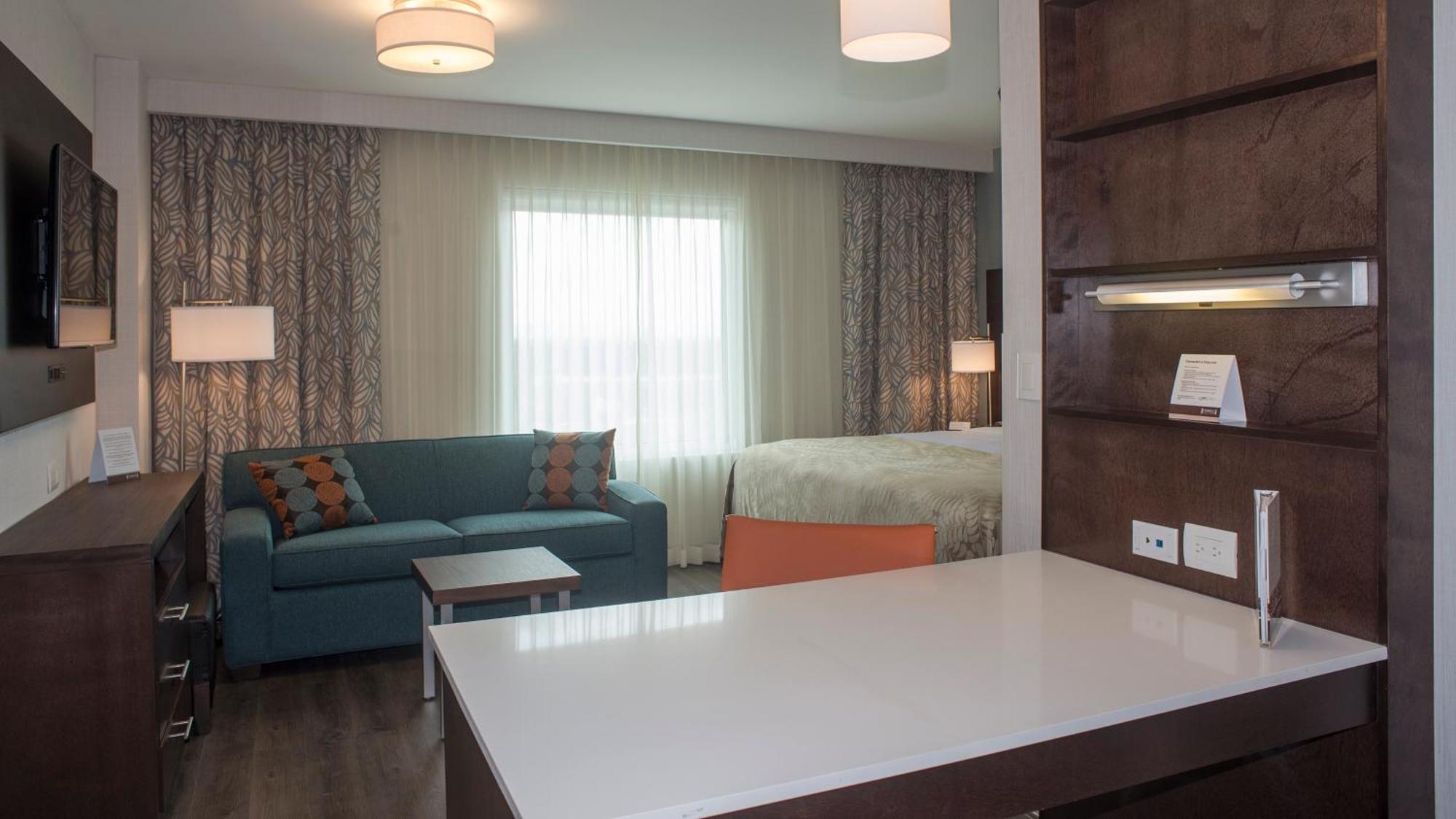 Standard Suite,1279102483:JPEG