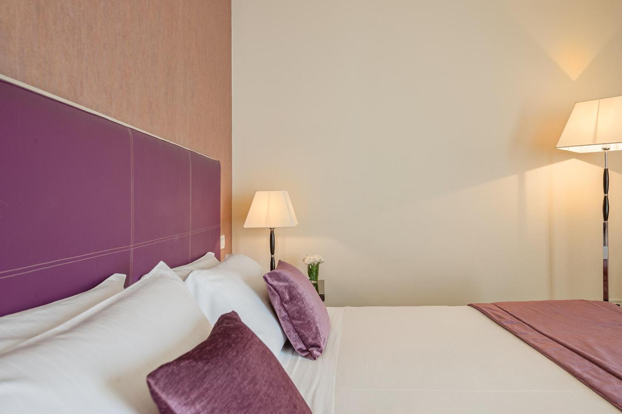 Business Double Room (1 Adult)