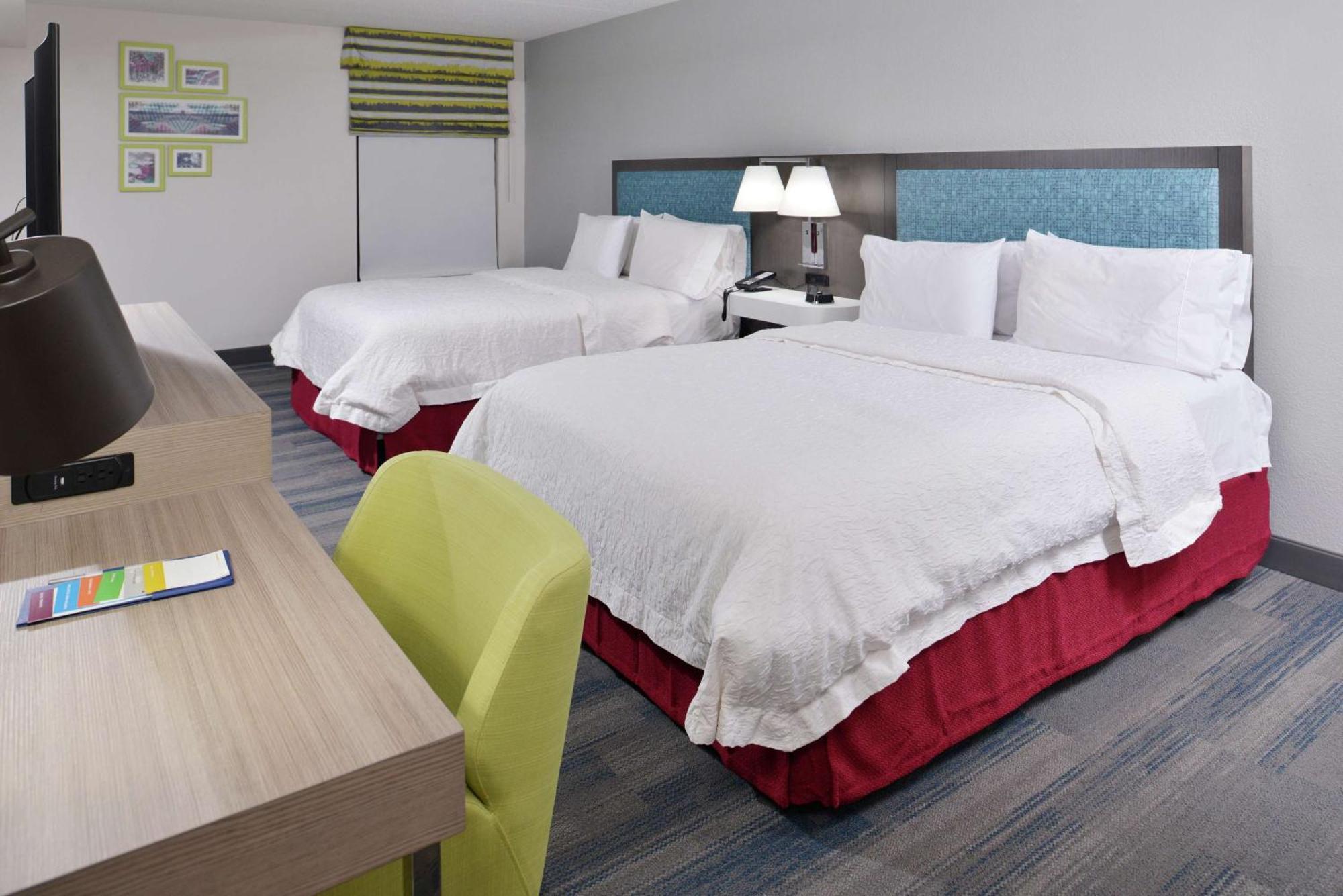 Queen Room Two Queen Beds Bath Tub Mobility Hearing Access or Non-Smoking