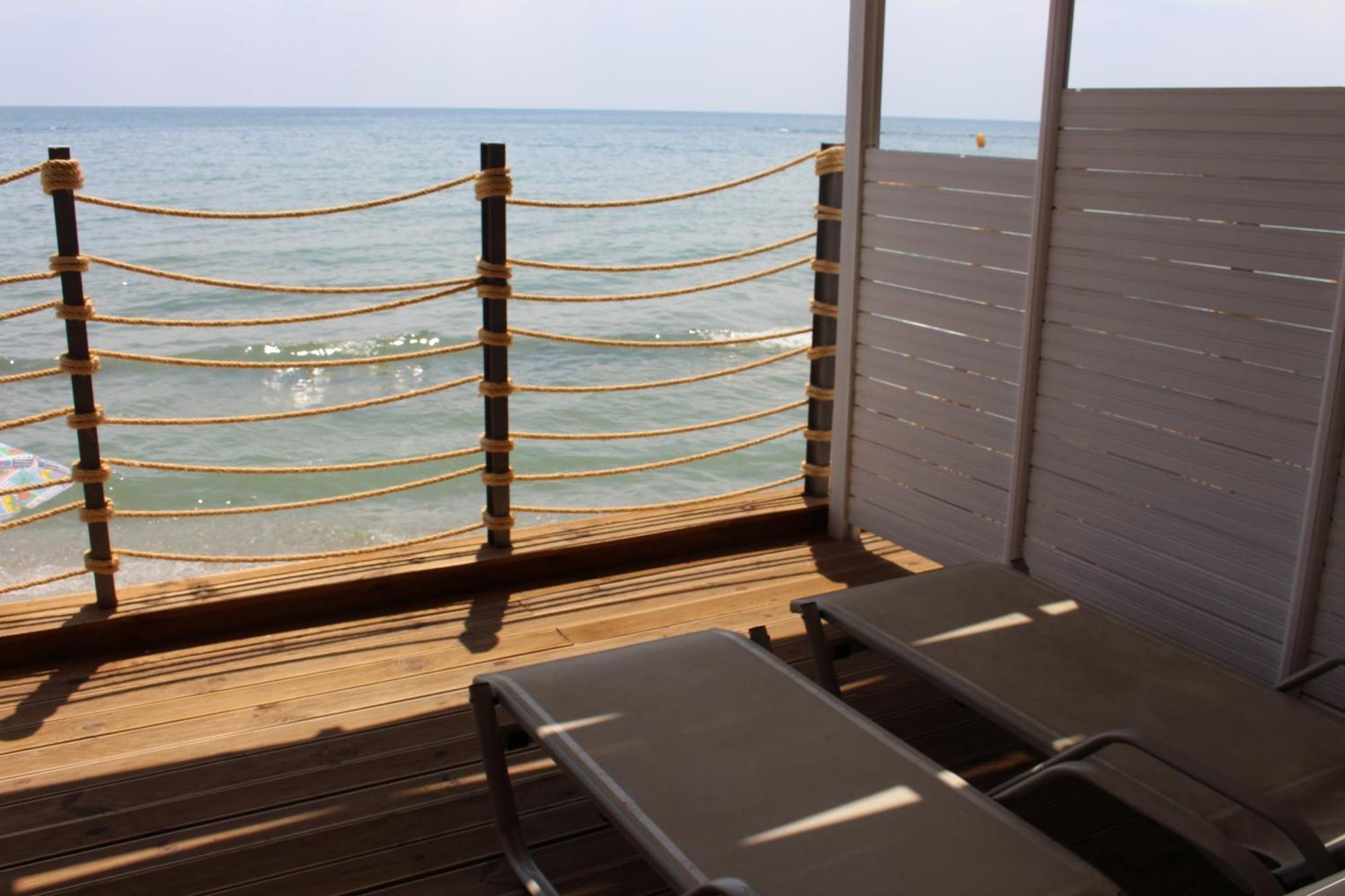 Deluxe Sea Front