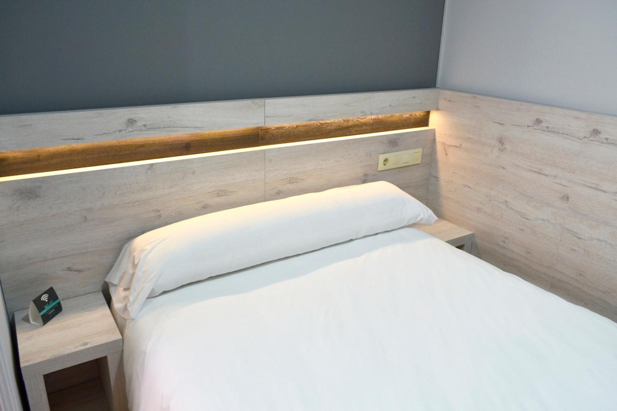 Standard Single Room,985491727:JPEG