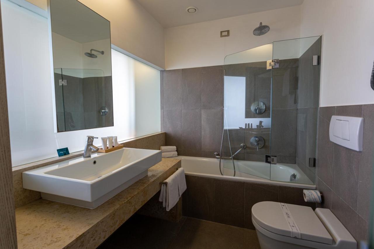 Habitación Doble con balcón y vistas al mar - 1 o 2 camas
