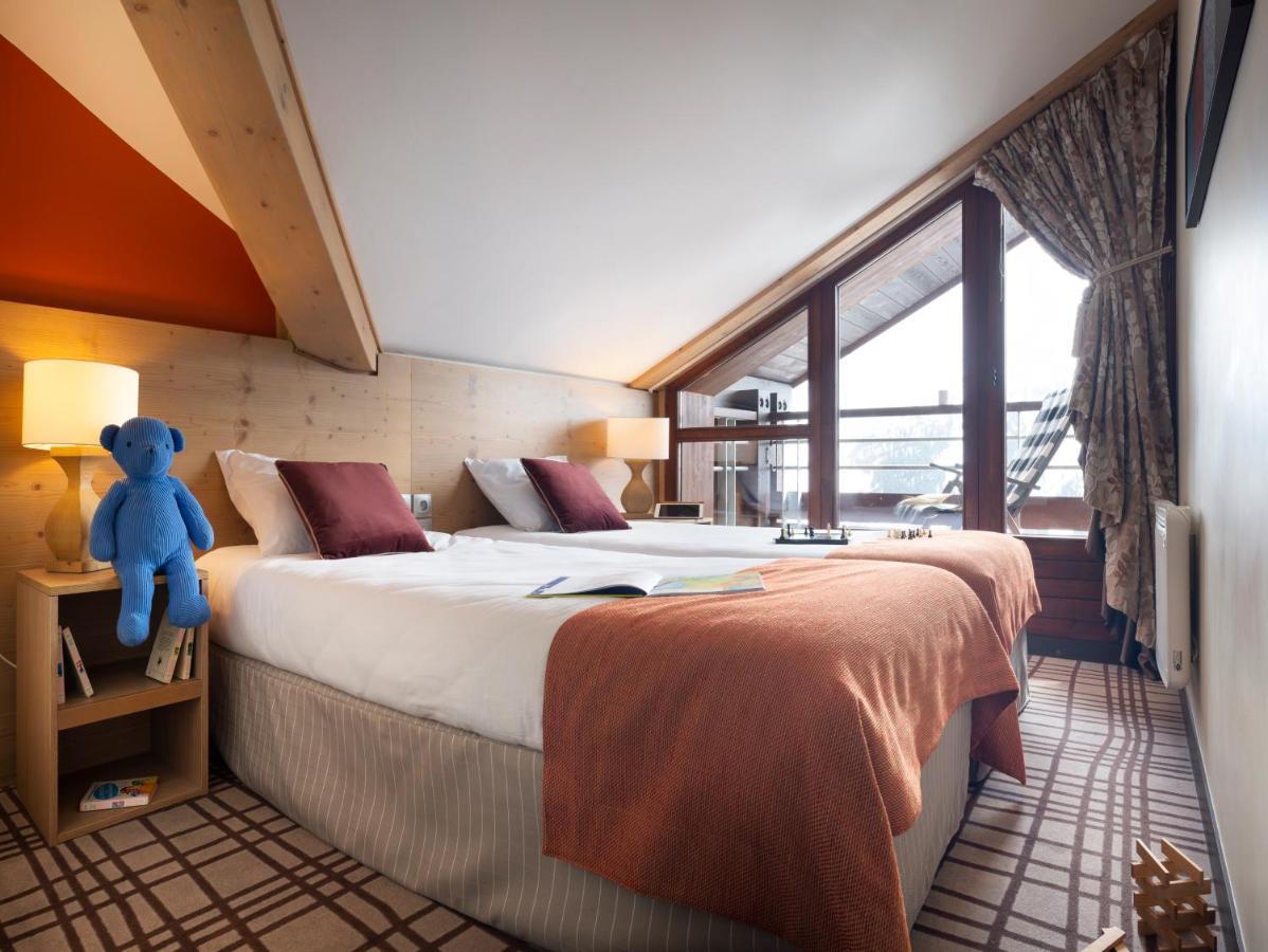 Two-Bedroom Apartment Balcony Mountain View