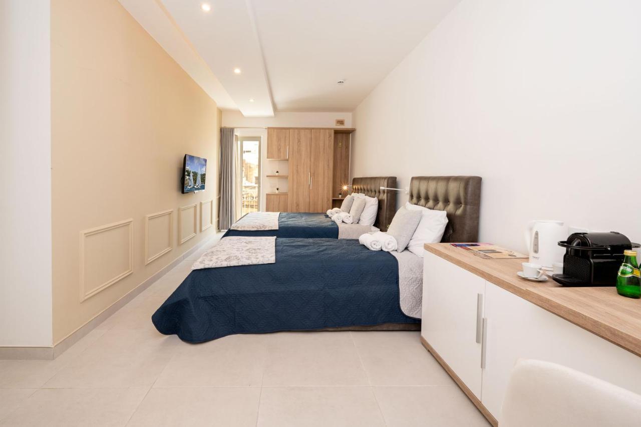 Triple Room Balcony