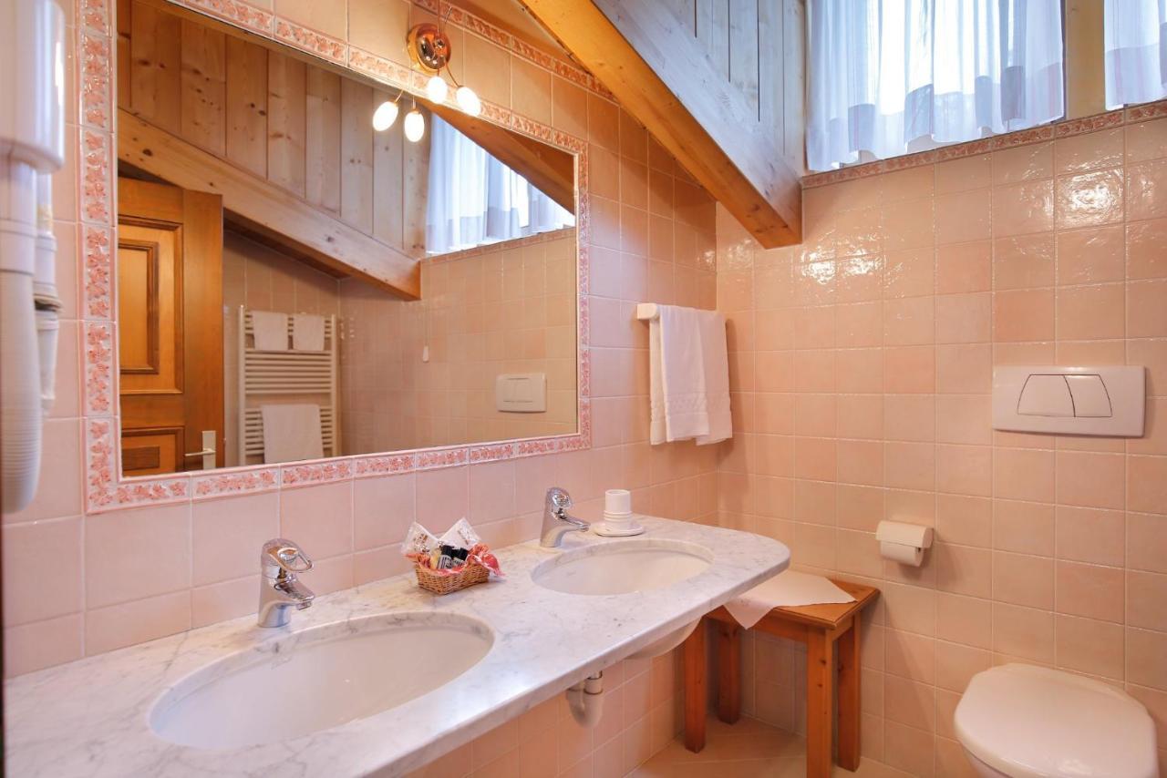 Large Double Room,1313038522:JPEG