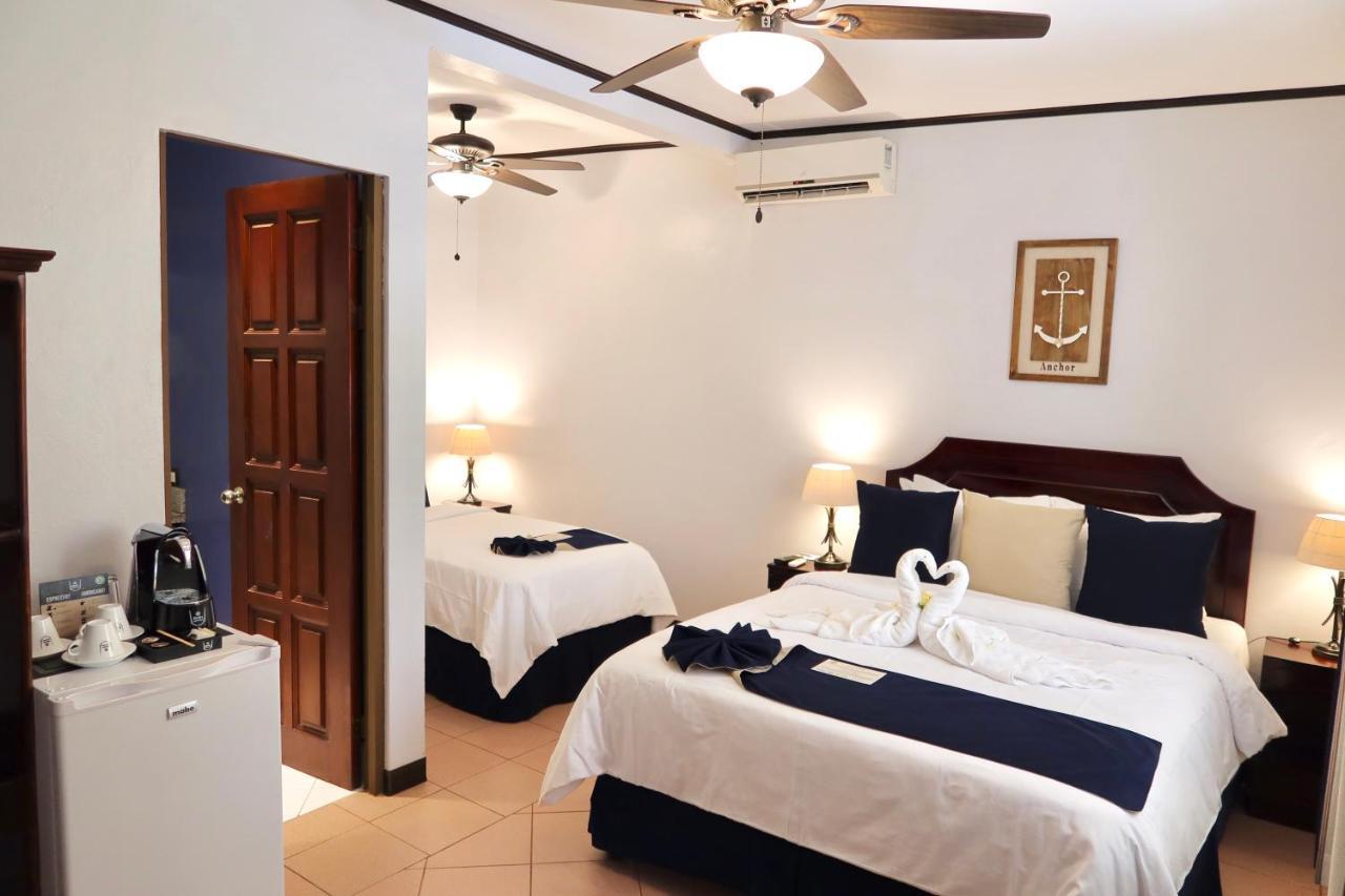 Habitación Triple Estándar con vistas al jardín