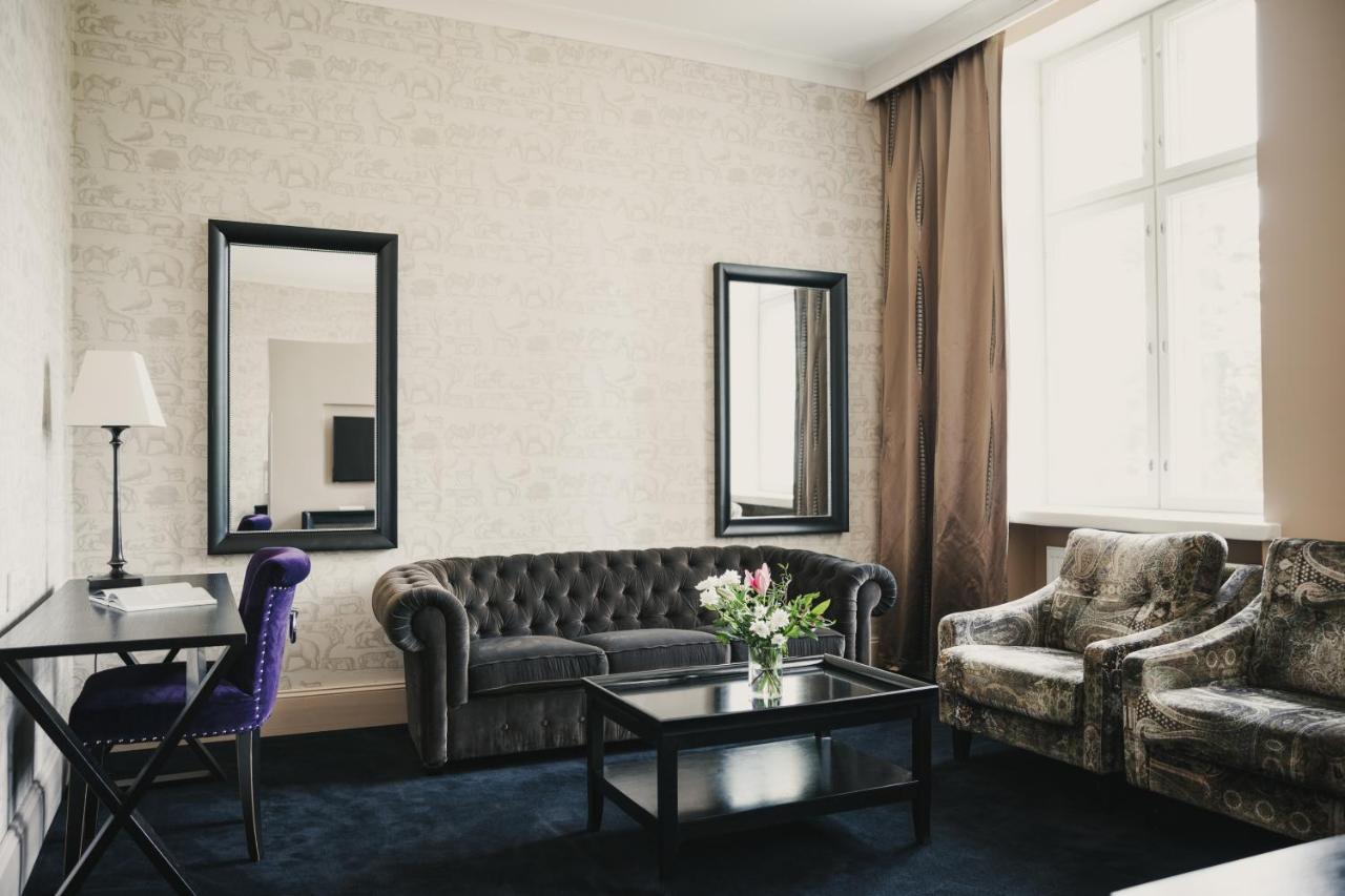 Superior King Suite