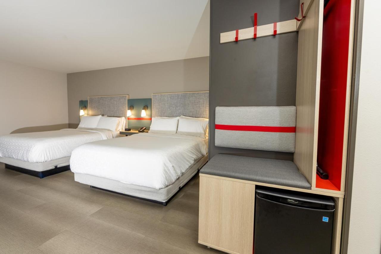 Standard Room Two Queen Beds