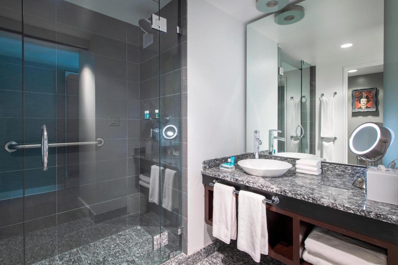 Premier King Room