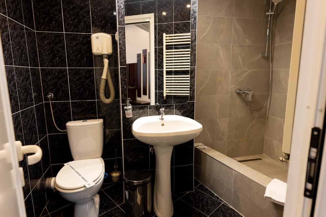 One-Bedroom Apartment,1526930389:JPEG